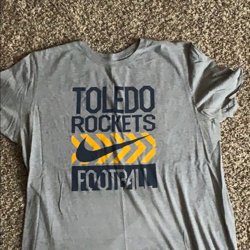 Nike shirt-sold